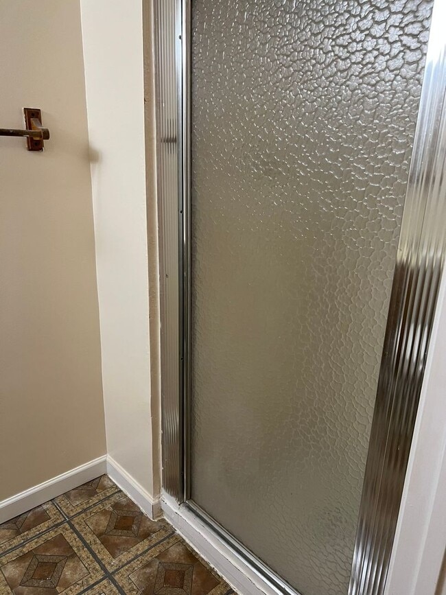 Building Photo - Wonderful end unit in Downtown Bethesda, 1 Mi. to Bethesda Metro