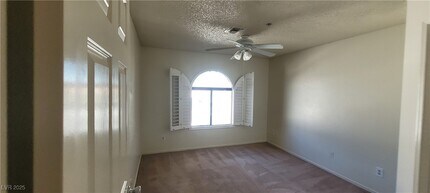 Building Photo - 2995 E Sunset Rd