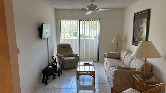 Building Photo - 3360 Lucerne Park Dr