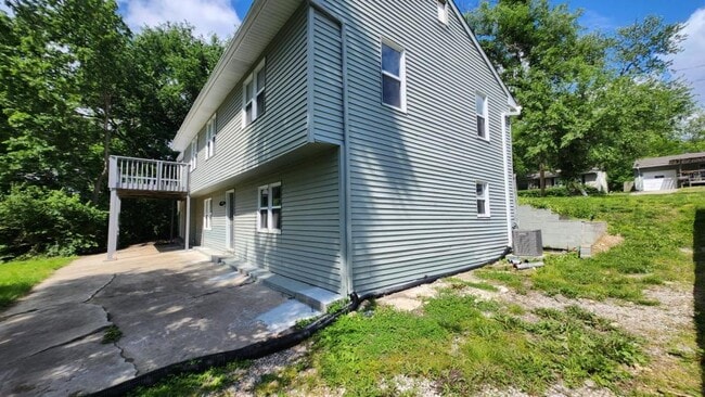 Building Photo - 8430 Oak St
