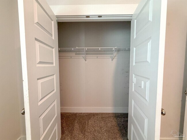 Building Photo - 9899 Starling Dr