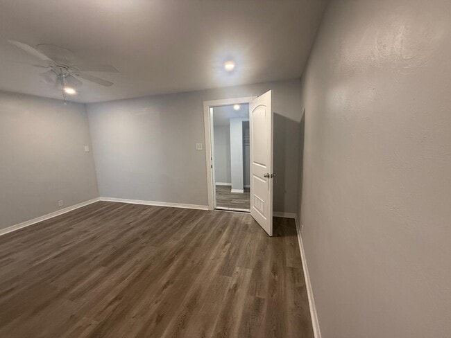 Building Photo - 911 NW 62 Ave