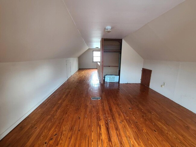Building Photo - 1225 Lenore Ave