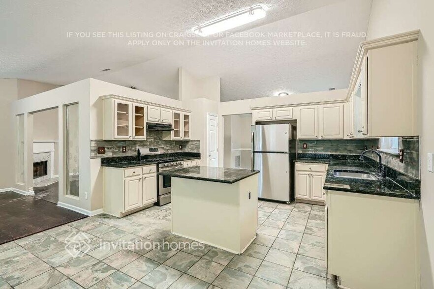 Building Photo - 2373 Cove Lake Way