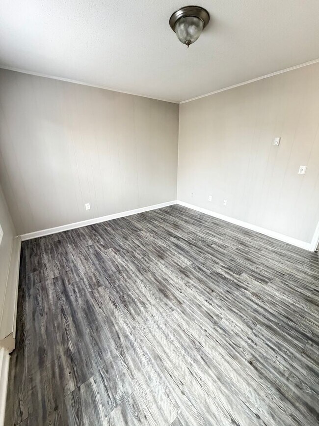 Building Photo - April Savings Are Here! Application Fee WAIVED ALL month!