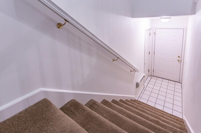 Building Photo - 28471 Carlton Way Dr