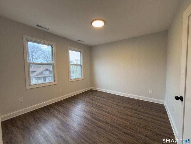 Building Photo - 43 W Prospect St