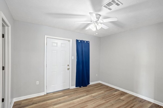 Building Photo - Duplex for rent!