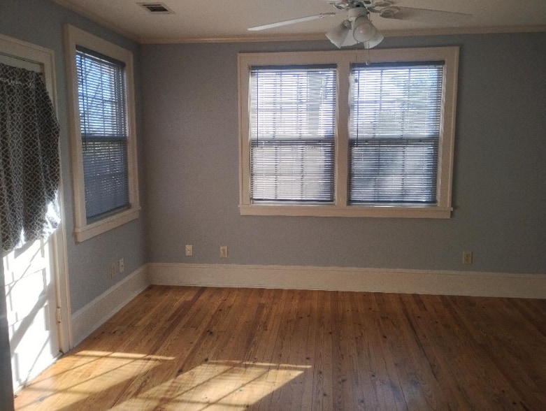 Building Photo - 7 Farmer St