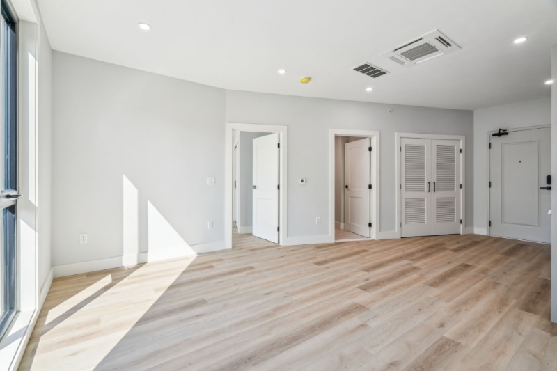 Building Photo - 3748 Lancaster Ave