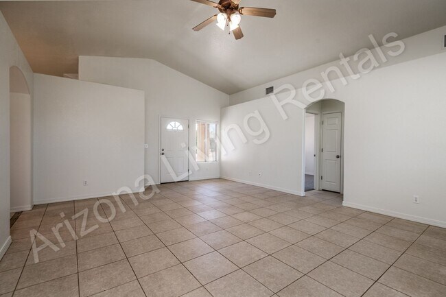 Building Photo - HUALAPAI MOUNTAIN FOOTHILLS HOME