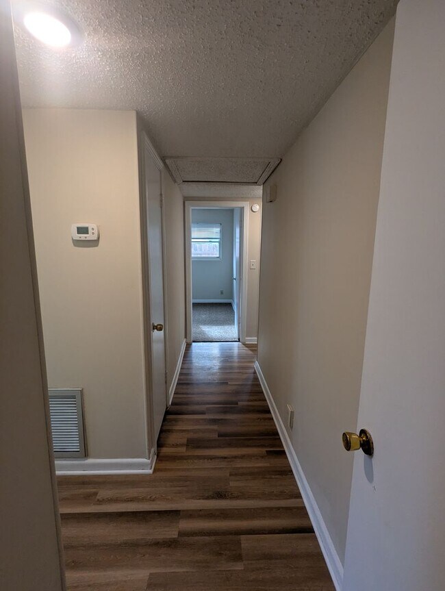 Building Photo - 3/2 NOW AVAILABLE on the Westside. Close t...