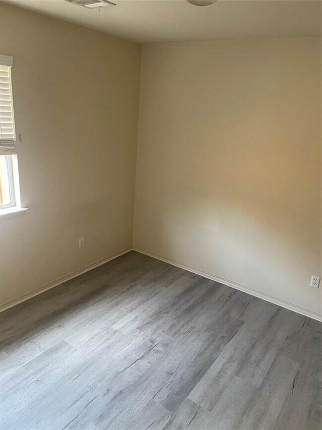 Building Photo - 15205 Mandarin Crossing