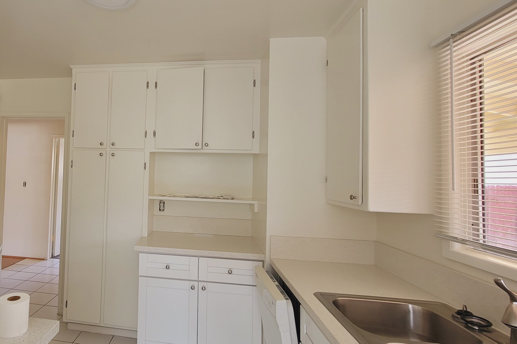 Building Photo - 25612 Oak St