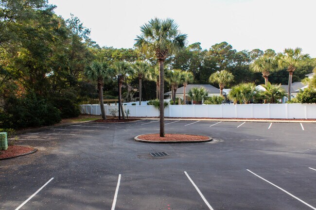 Building Photo - 125 Royal Poste Rd