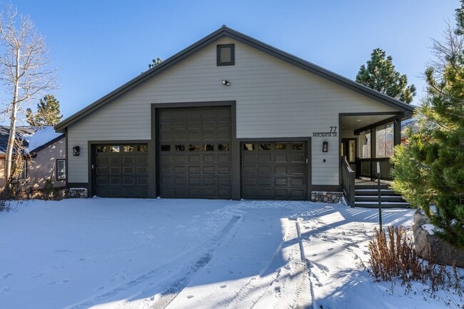 Building Photo - Mountain View Haven