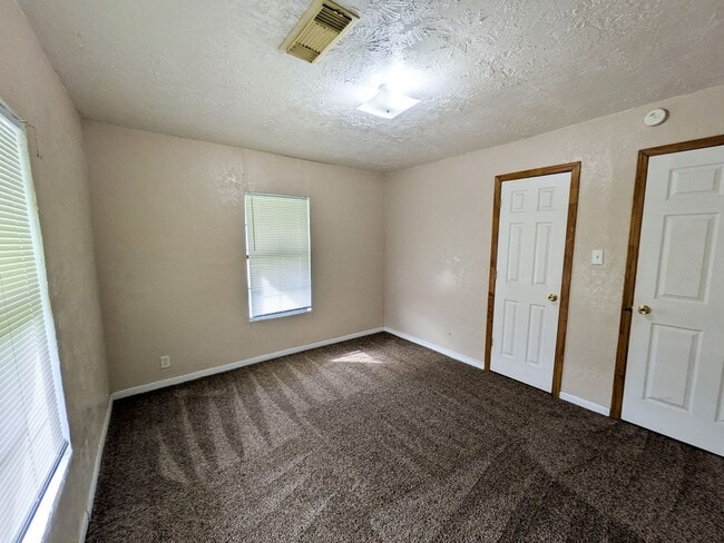Building Photo - 3801 Stuart Ave