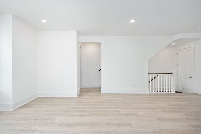 Building Photo - 5018 Bigleaf Rd