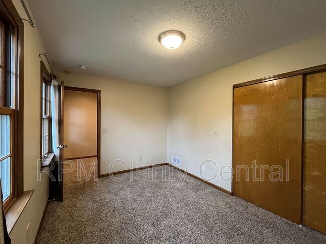 Building Photo - 440 Taylor Ave