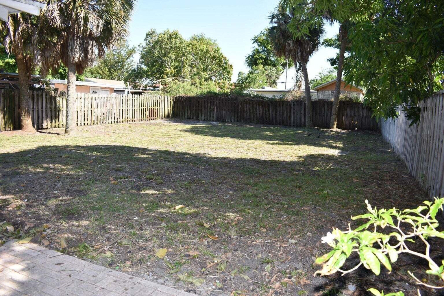 Building Photo - 940 Bignonia Rd