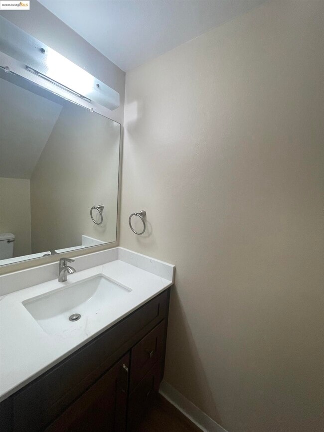 Building Photo - 35 Fountainhead Ct