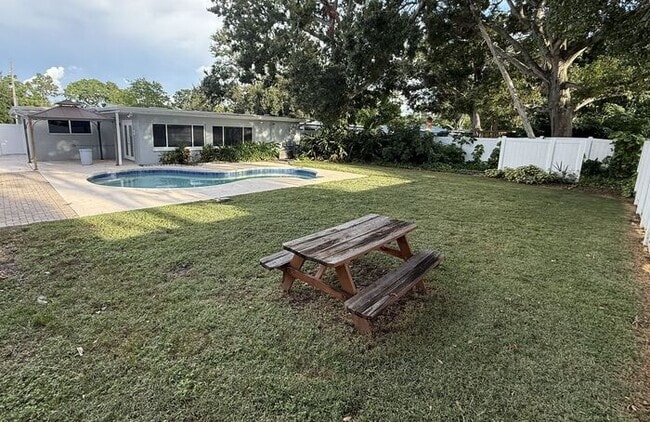 Building Photo - 4307 S Thatcher Ave