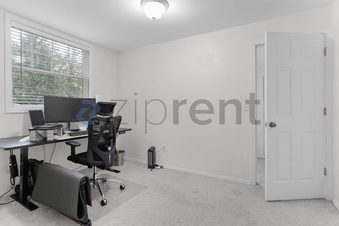 Building Photo - Unit