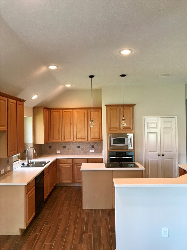 Building Photo - 5035 Chappel Hill Dr