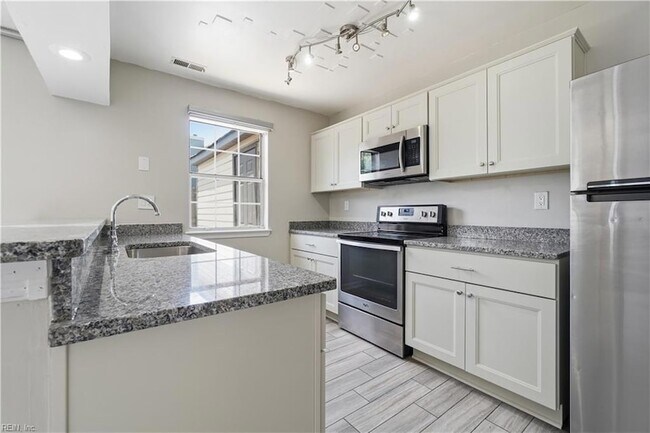 Building Photo - 317 Ferdinand Cir