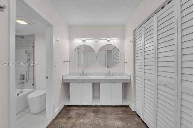 Building Photo - 20515 E Country Club Dr