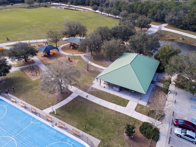 Building Photo - 4 bedroom 3 Bath Pool home in Lakewood Ranch Greenbrook