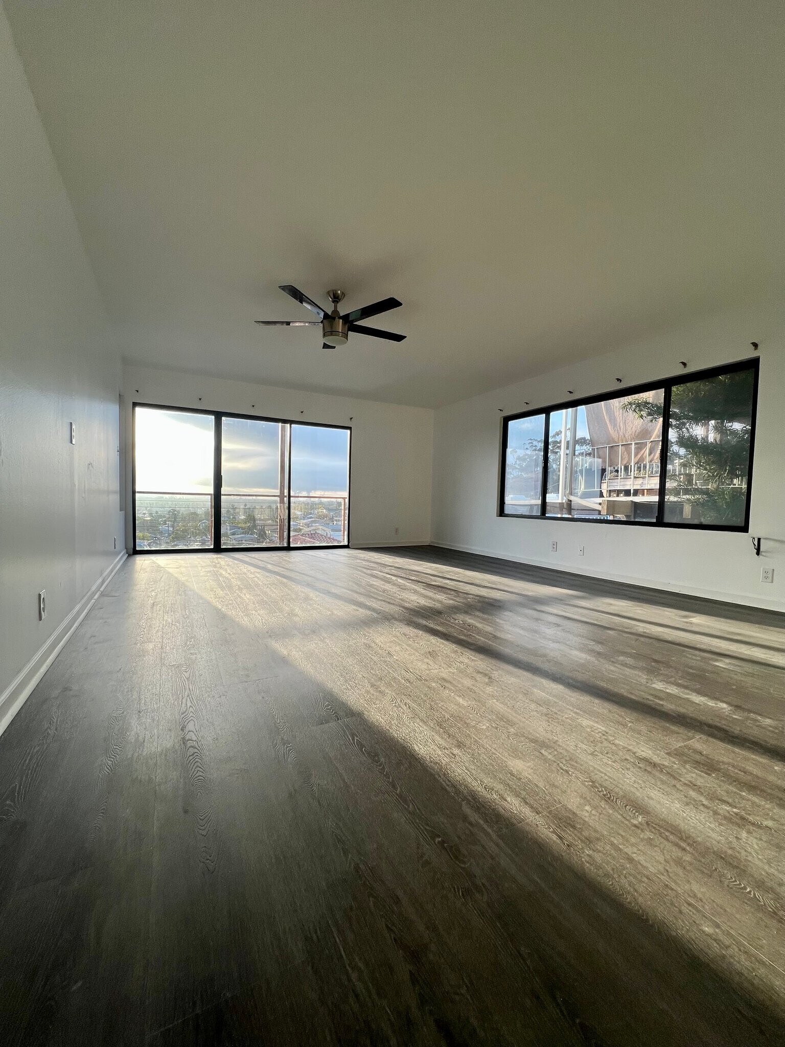Building Photo - 2052 Terrace Dr