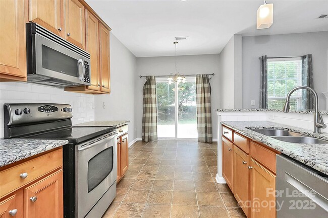 Building Photo - 1340 Hammond Dr