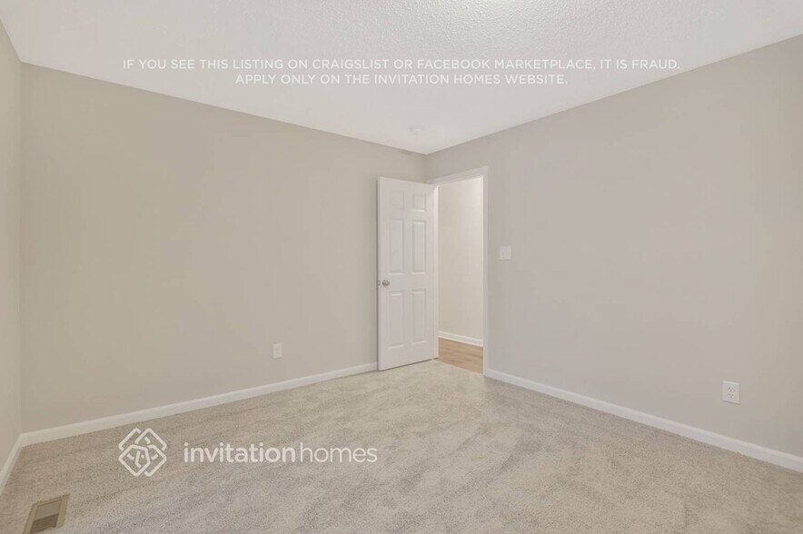 Building Photo - 2811 Dunwood Ln