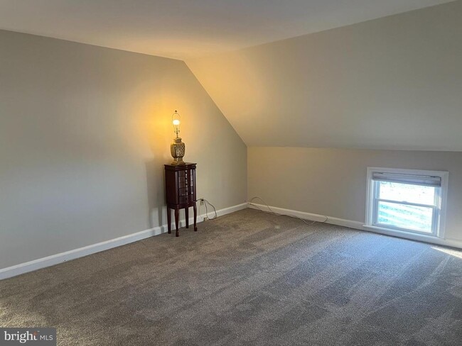 Building Photo - 11 Plainsboro Rd