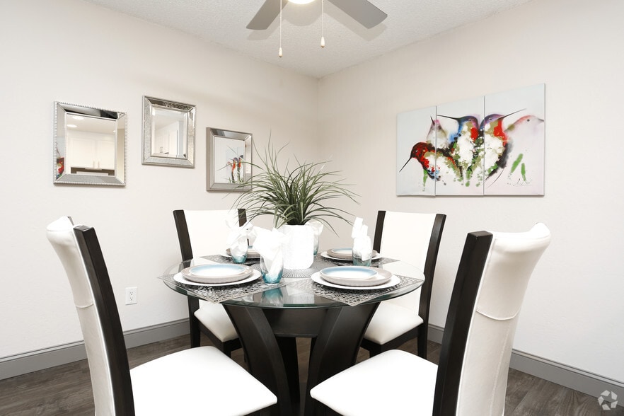 Interior Photo - Lakeridge Living