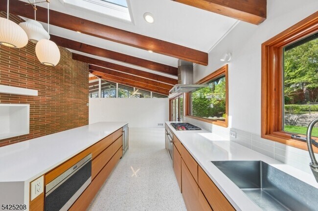 Building Photo - 293 Wyoming Ave