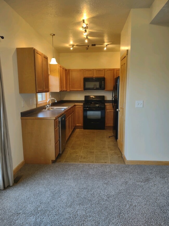 Building Photo - 155 Mulligan Ln