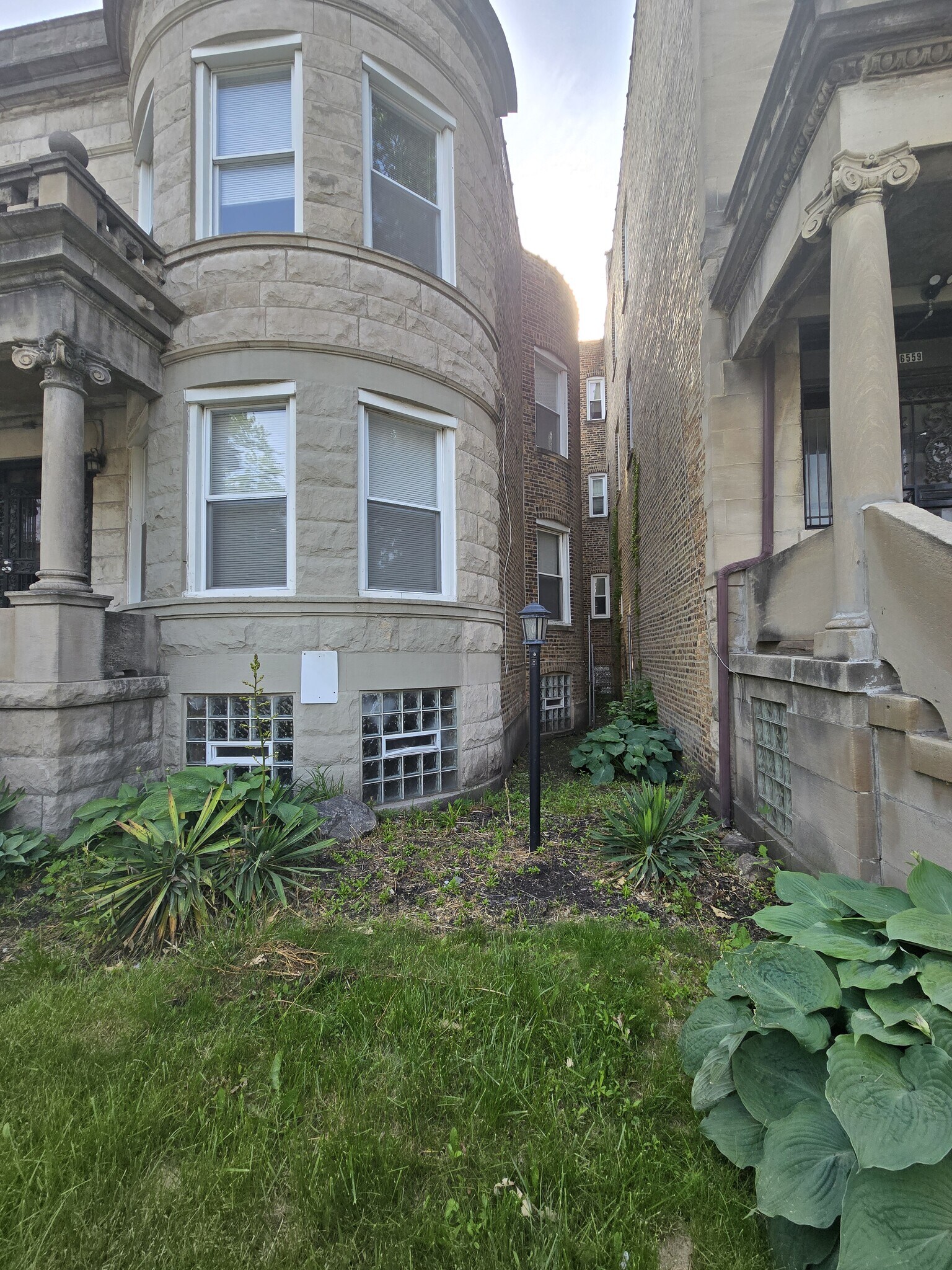 Building Photo - 6555 S Green St