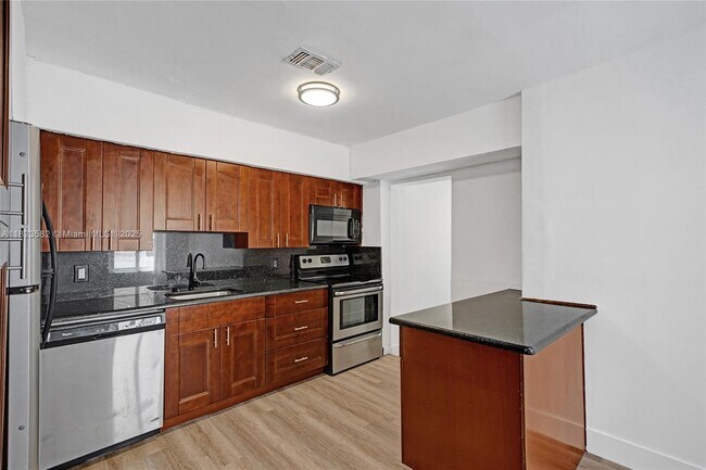 Building Photo - 655 85th St