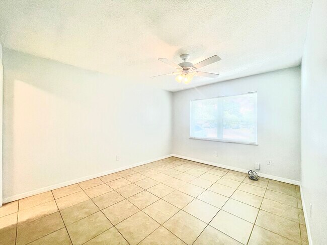 Building Photo - 1813 Grimke Ave