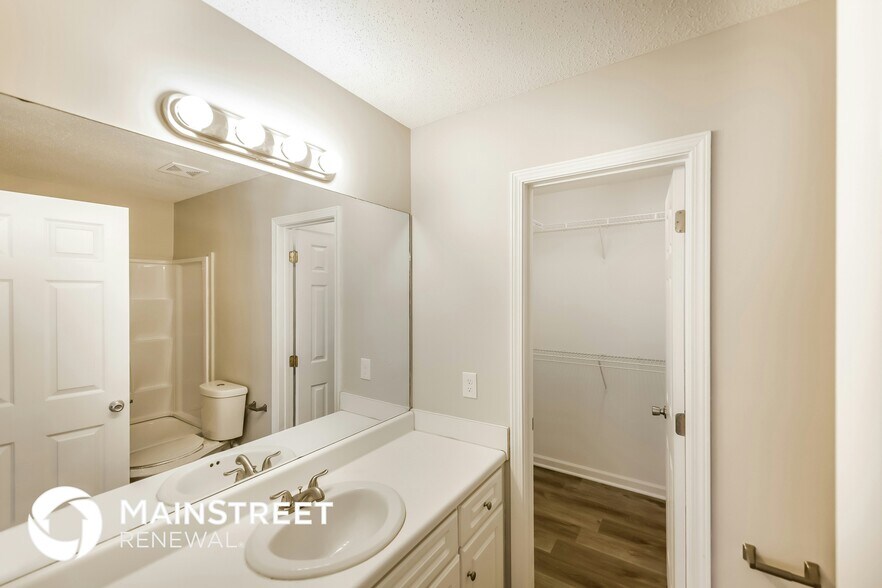 Building Photo - 15973 Stone Ridge Cir