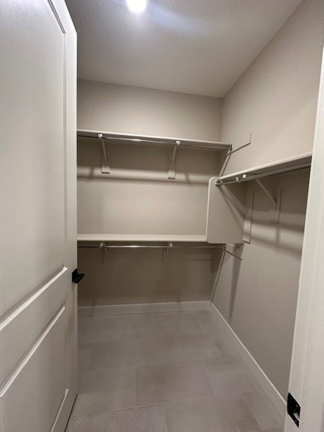 Building Photo - 2121 W Sonoran Desert Dr