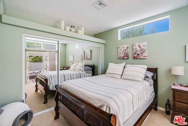 Building Photo - 182 Comanche