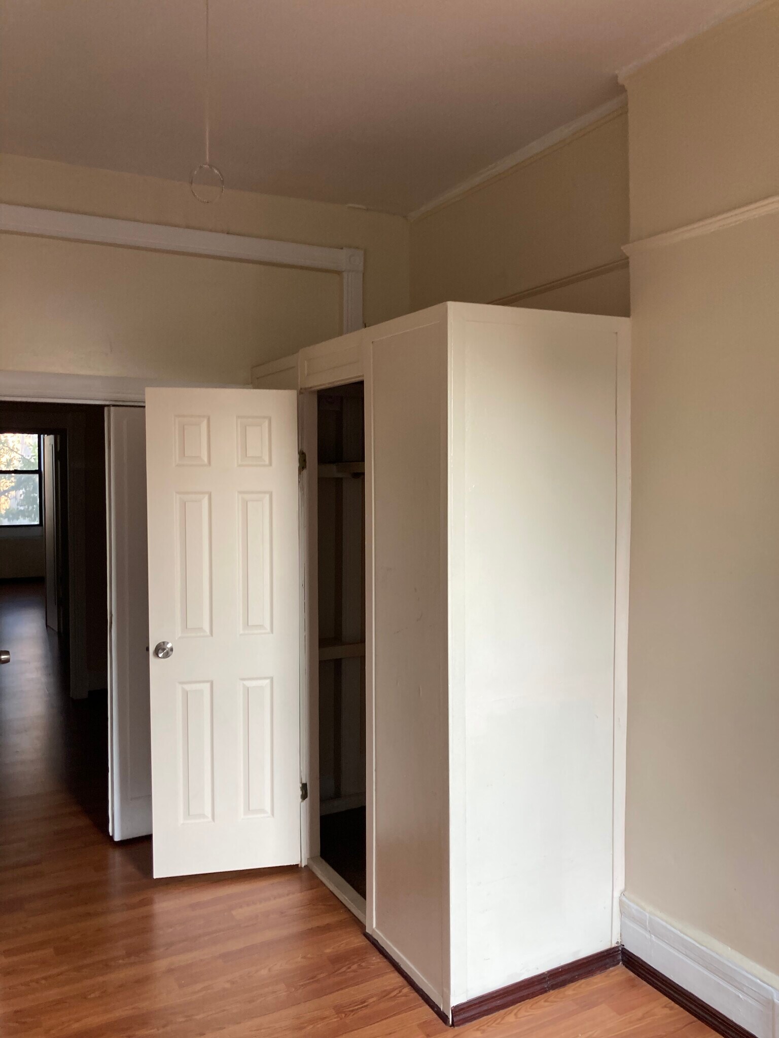 Building Photo - 48 Patchen Ave