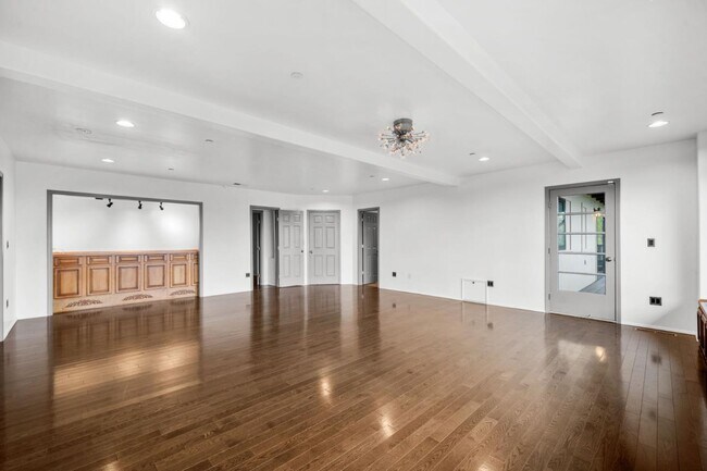 Building Photo - 15 Anson Rd