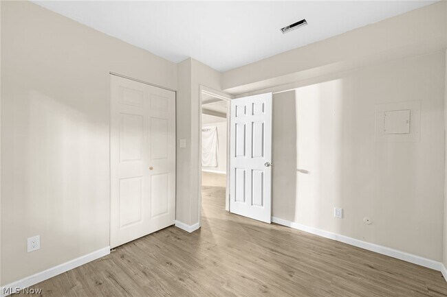 Building Photo - 167 N Seiberling St
