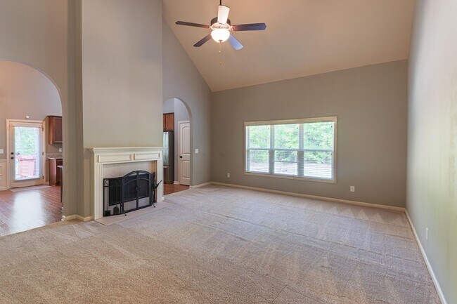 Building Photo - Private 4BR Home on Acreage with Pool and Hot Tub Near Downtown Senoia