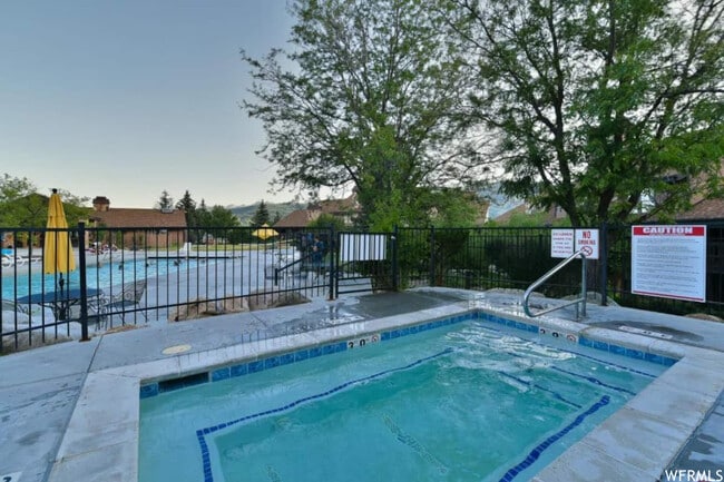 Building Photo - 3615 N Wolf Creek Dr