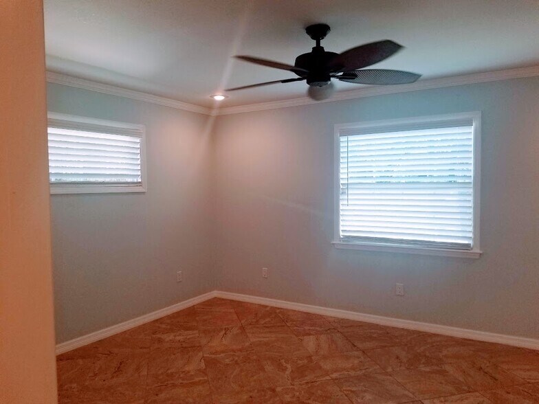 Primary bedroom - 52 Cypress Dr